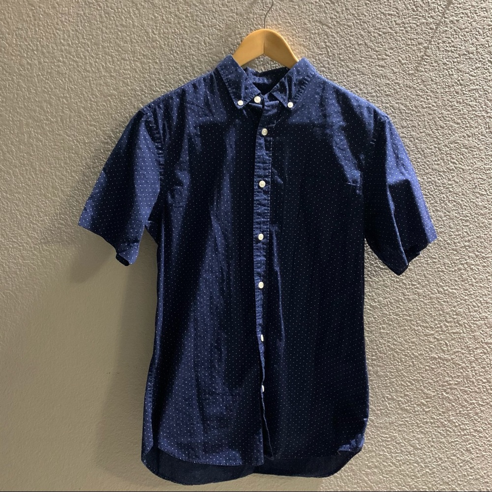 Old Navy button up shirt